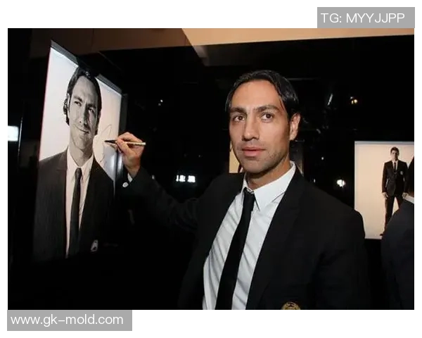 传奇中场内斯塔足球艺术装饰画展现优雅与技术的完美融合