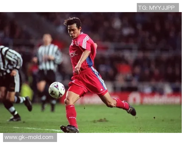 穿37号球衣的足球明星是谁 他在绿茵场上的表现如何影响了球迷和足球历史